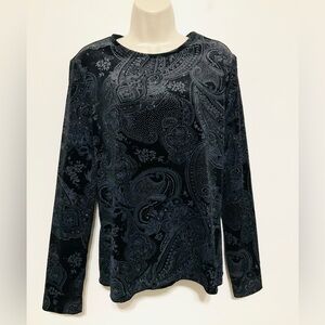 White stag holiday to black gray silver medium